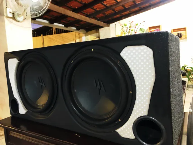 Som automotivo 2x Triton Red Cross 12" + Módulo 2400w