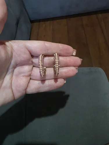 Brinco Argola Média Pedras Rosa