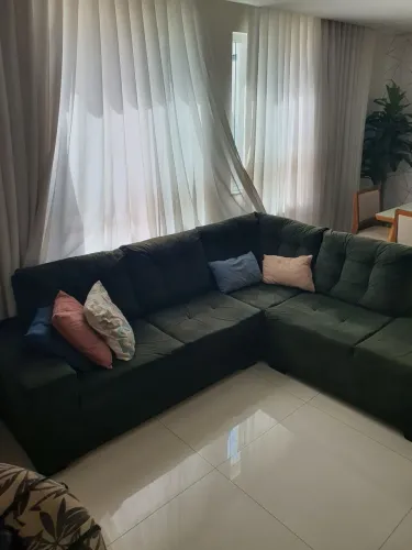 Sofá grande de veludo 