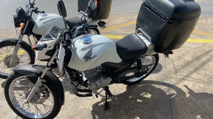 Vendo fan cargo 125 são 2 motos uma 2014 outra 2013 super conservadas