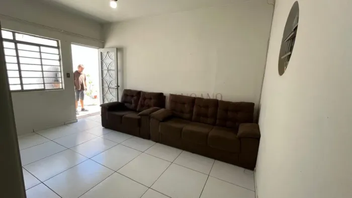 Casa para locação na Vila Cardia ótima localização, 2 quartos, vaga coberta em Bauru - SP