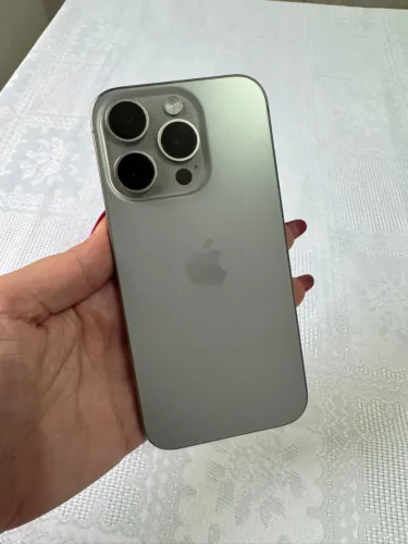 IPhone 15 Pro impecável 