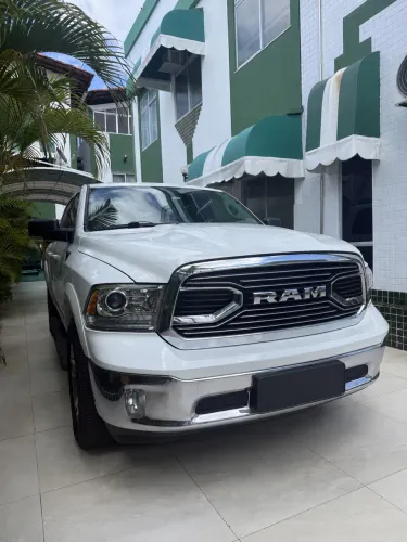 Ram Classic Laramie 5.7 V8 16V Gasolina 4X4 Aut. 2023