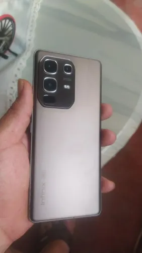 Celular excelente muito bom poucos dias de Uso