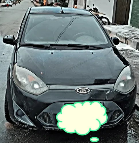 Vendo carro com som automotivo