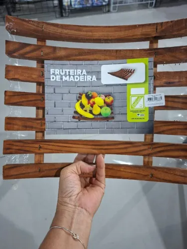 Fruteira de madeira