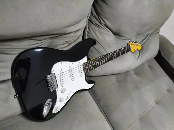 Guitarra squier strato
