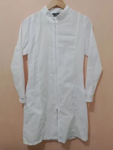 Jaleco branco zíper