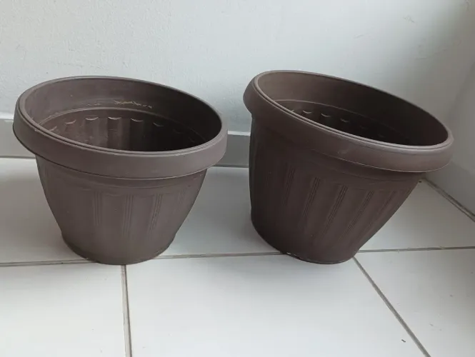 Vasos de planta cor marrom 9 litros