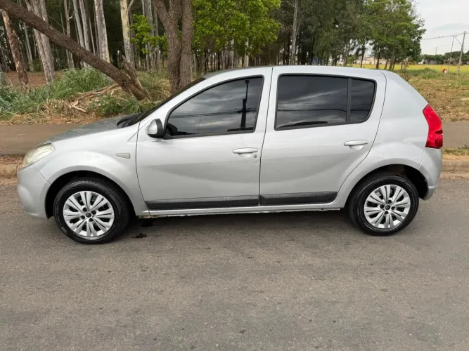 Renault Sandero Expression Hi-flex 1.6 8V 5P 2012