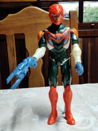 Boneco Max Steel Reboot 30cm
