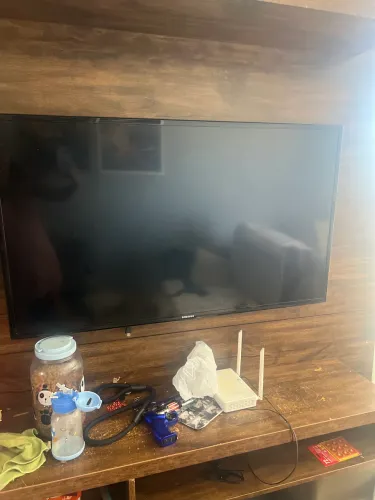 Estou doando essa tv com defeito na tela 