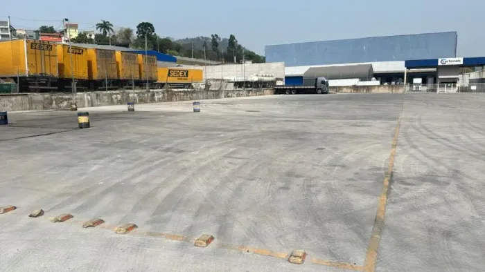 PÁTIO PARA LOCAÇÃO EM JORDANÉSIA  CAJAMAR/SP