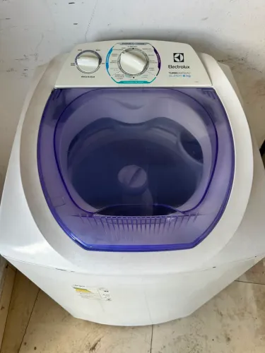 Vendo máquina de lavar 8kg 600