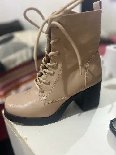 Bota Coturno Feminino Casual Tratorada Salto Bloco Médio Sua Cia