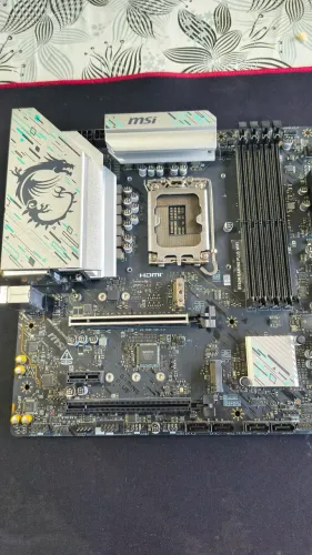 Placa mãe MSI B760M Gaming Plus Wifi 