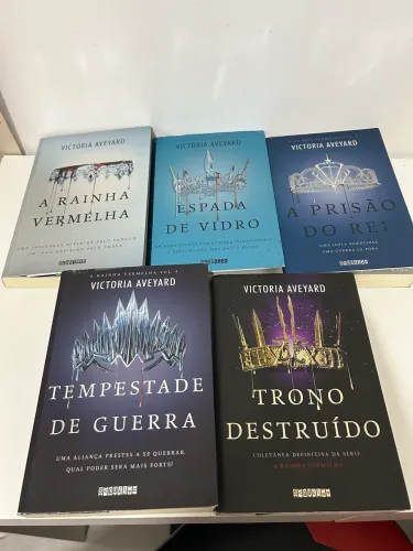 Livros diversos e muito novos