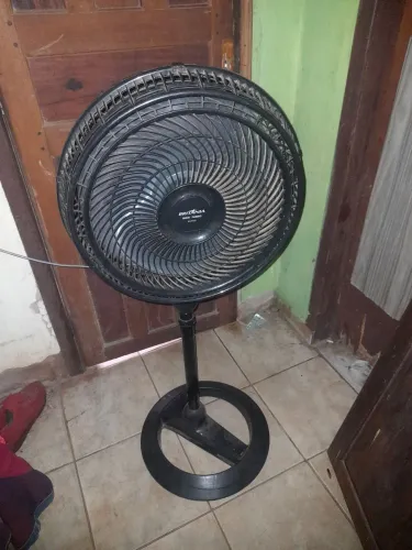 Vendo um ventilador de pe
