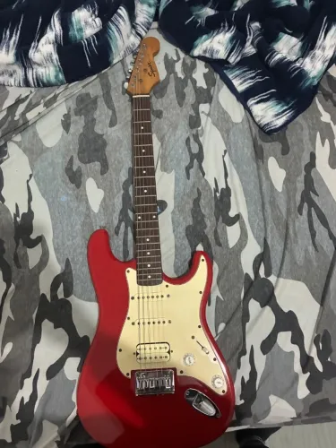 Guitarra Squier Bullet HSS by Fender