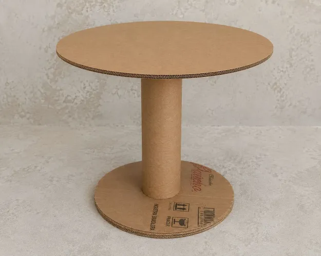 Mesa de Papelão Artesanal