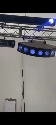 Vendo grid completa com iluminação 