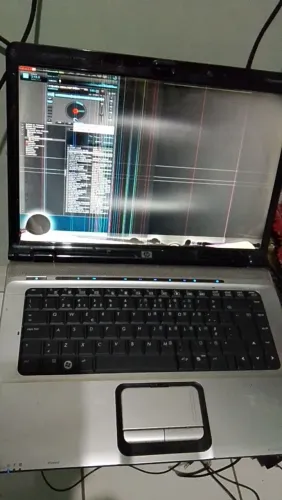 Vendo esse notebook bom pra técnico ou mandar ajeitar