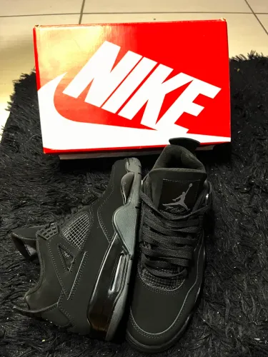 Tênis Nike Air Jordan 4 Black Cat - Tamanho 40 - Novo