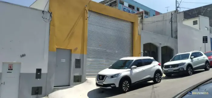 Galpão para locação, 180m² com banheiros- masculino e feminino, escritório amplo para dire