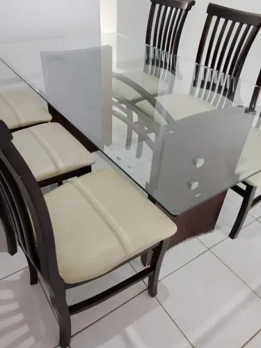 Mesa de jantar com cadeiras