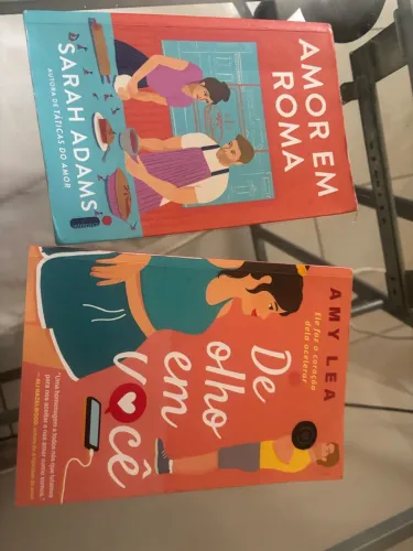 Livros de Romance Amor em Roma + De Olho em Você | Sarah Adams e Amy Lea