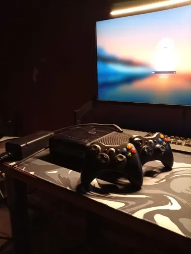 XBOX 360 E