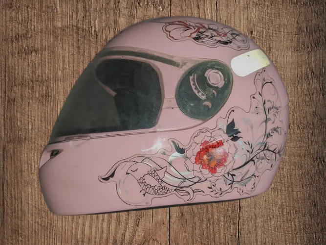 Capacete feminino moto FLY F9 Rosa em ÓTIMO Estado de conservação.