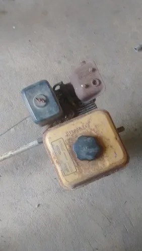 Vendo motor de rabeta pardo fãs um tempo mais está funcionando perfeitamente valor 600 rea