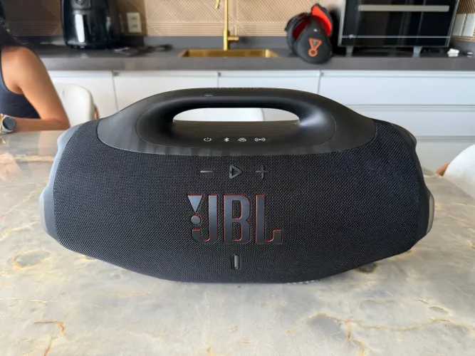 BOOMBOX 4