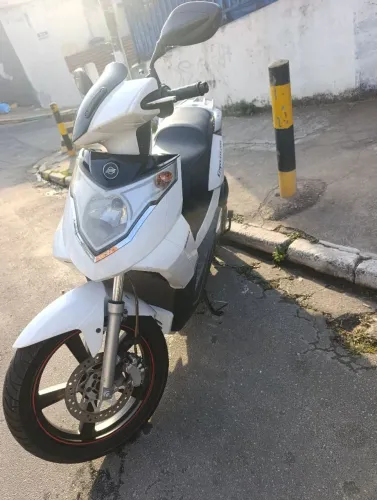 Moto muito boa para o dia dia ..