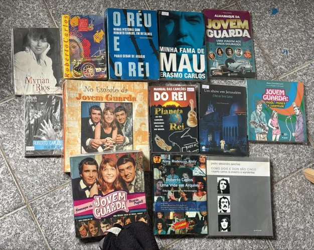 Coleção 13 Livros Roberto Carlos Biografia