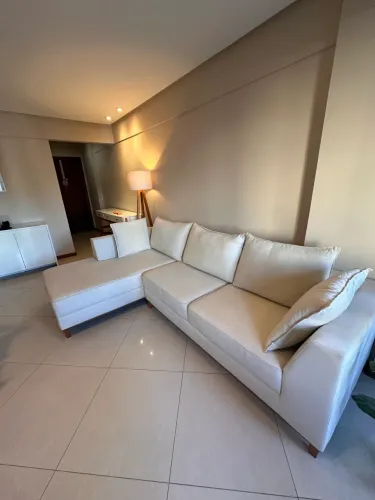 Sofá com chaise
