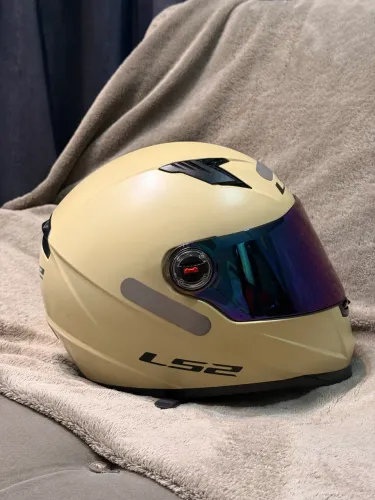 Capacete