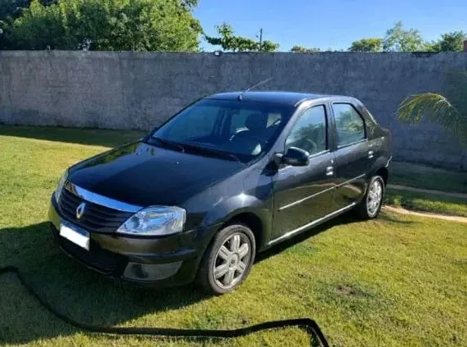 Renault Logan Expression Hi-flex 1.6 16V 4P AUT 2013