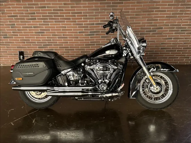 HARLEY-DAVIDSON SOFTAIL BREAKOUT