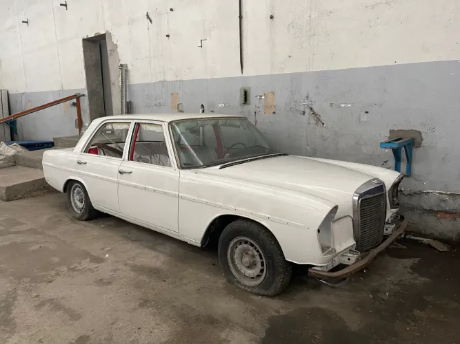 Mercedes-Benz 220-S Sedan 2.2 6V 4P Gasolina. 1968