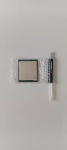 Processador Xeon E5-2680 + Pasta Termica