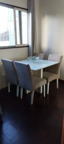 Vendo, Mesa de jantar 4 lugares perfeita e linda