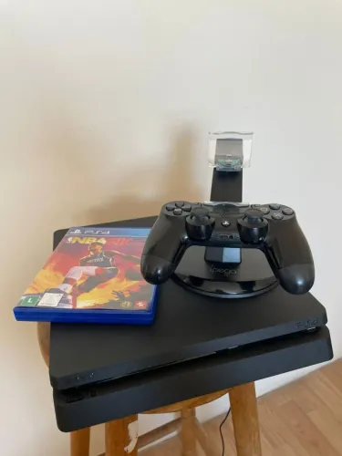 Ps4 1tb semi novo, com nota e 4meses de garantia.