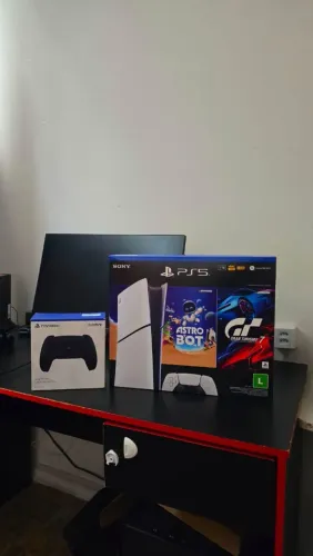PlayStation 5 Slim 1TB + 2 Controles