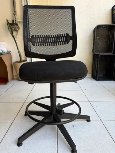Cadeira Alta Flexform para Bancada/Balcão - Excelente Estado