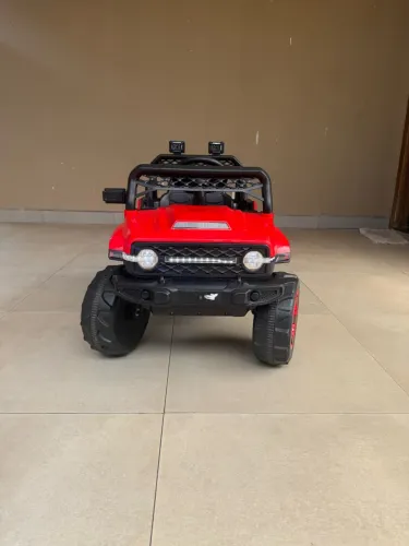Carro infantil elétrico 