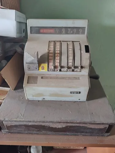 caixa registradora da marca NCR (National Cash Register Company), anos 50