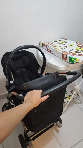 Carrinho e bebê conforto