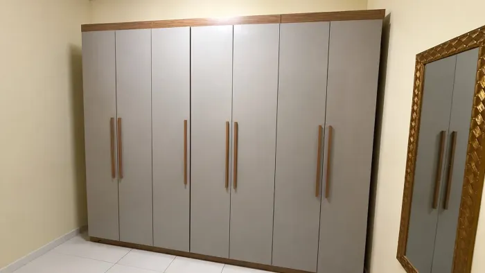 Guarda roupa 7 portas